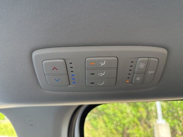 2024 Kia Carnival LX Seat Pkg - Photo 25