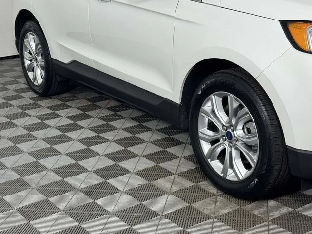 Used 2022 White Ford Titanium image 12
