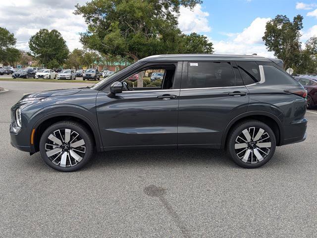 Used 2025 Graphite Gray Mitsubishi SEL image 7