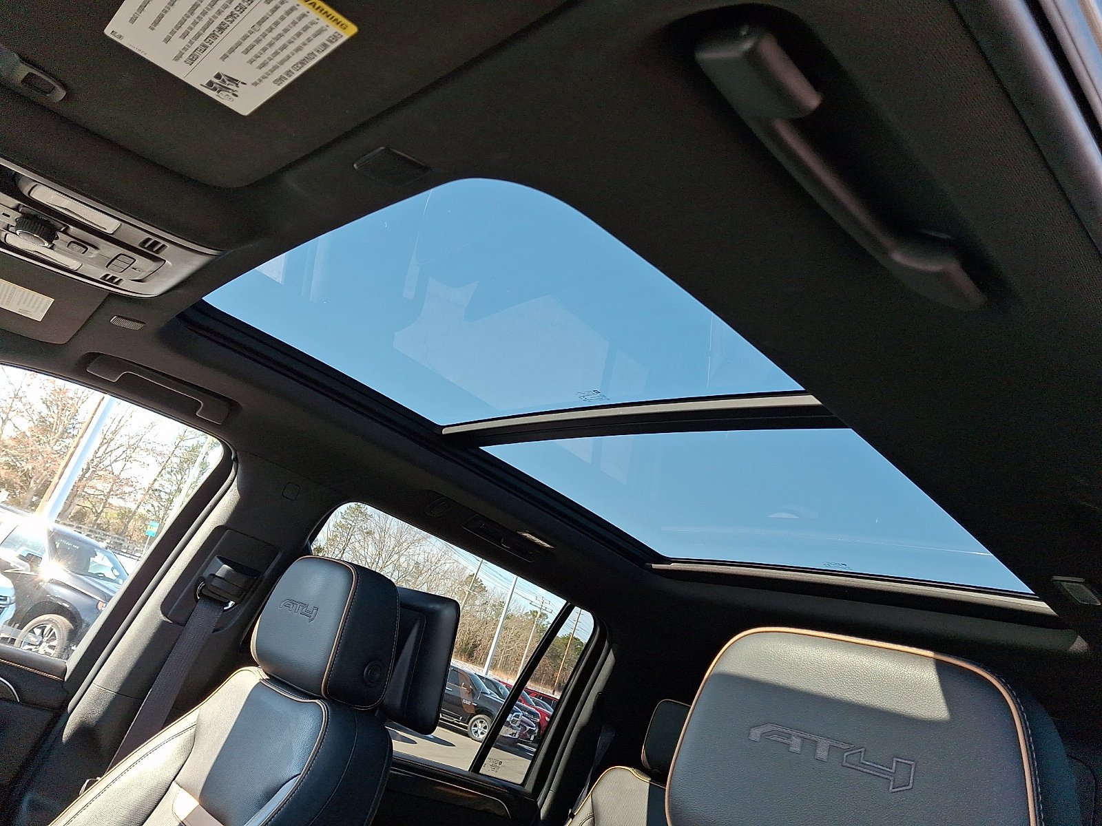 2021 GMC Yukon XL AT4 - Photo 17