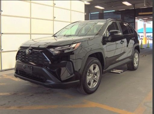 2025 Toyota RAV4 XLE FWD's photo