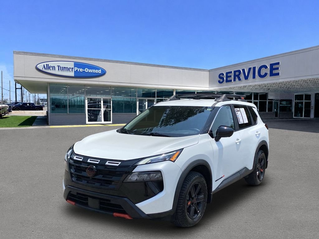 Used 2025 Everest White Pearl Nissan Rock Creek image 4