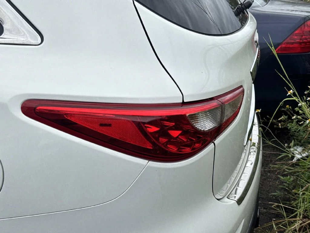 Certified Used 2014 White INFINITI Base image 13