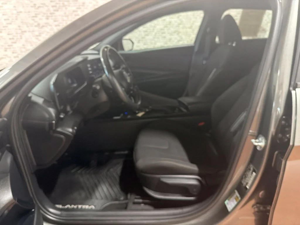 Used 2025 Amazon Gray Hyundai SEL Sport image 30