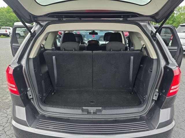 Used 2018 Gray Dodge SE image 14