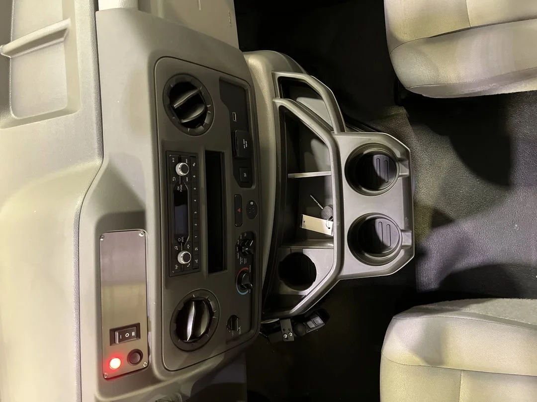 New 2026 Oxford White Ford E-350 SRW image 18