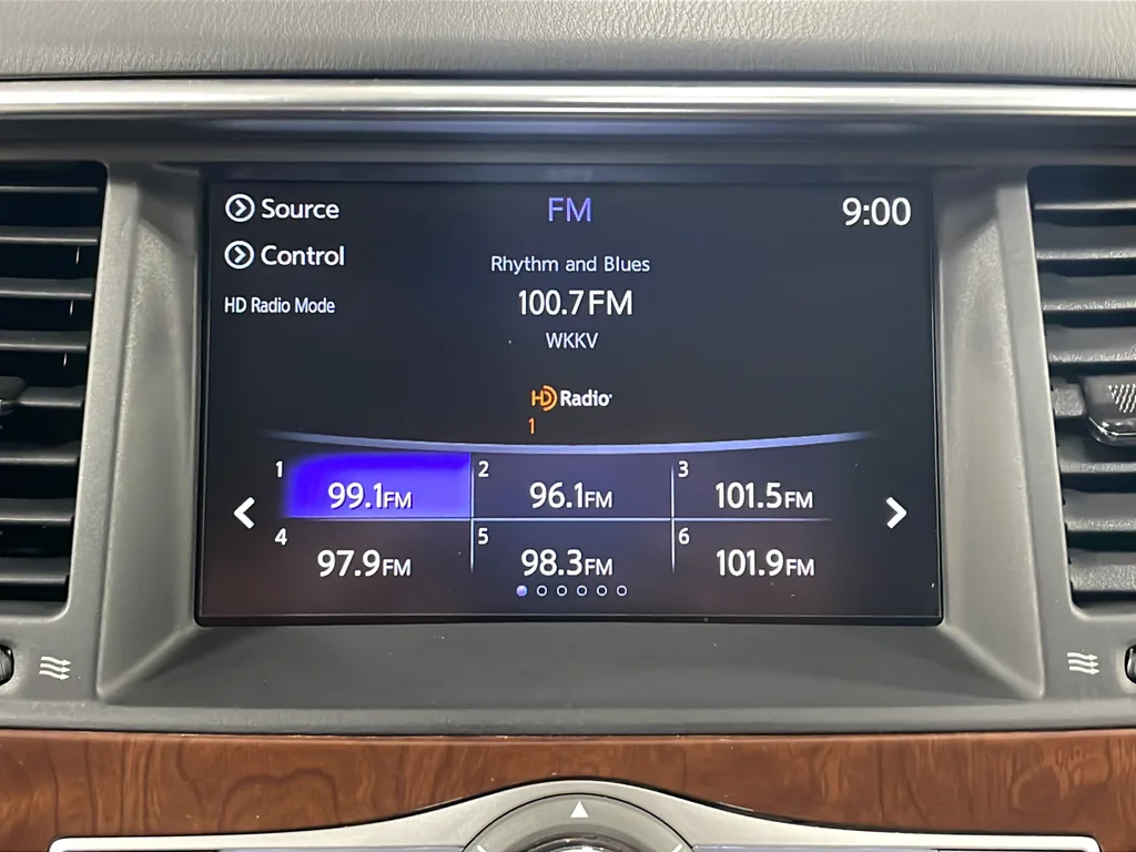Used 2019 Black INFINITI LUXE image 14