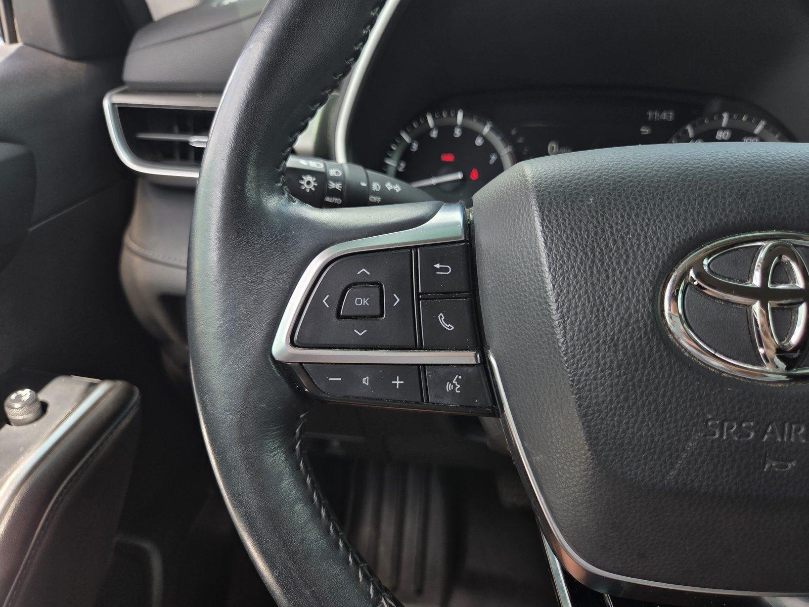 Used 2021 Midnight Black Metallic Toyota XLE image 27