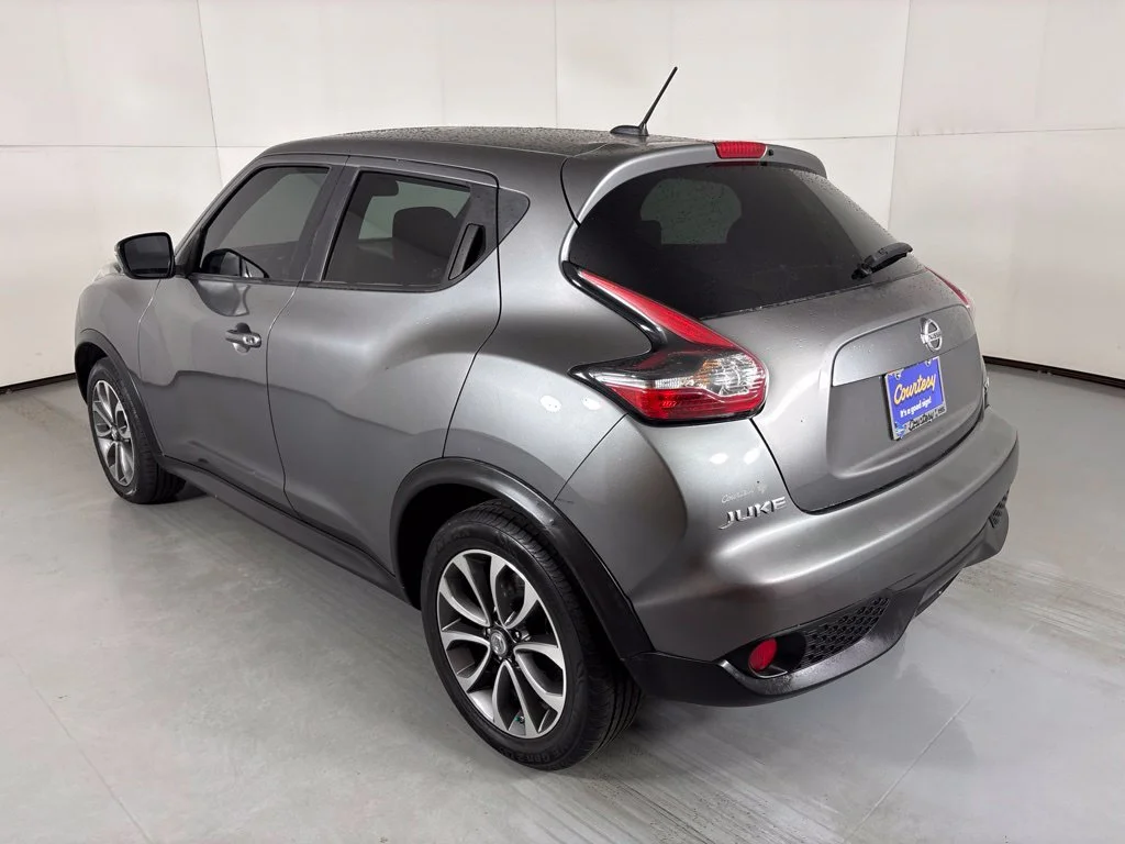 Used 2017 Gray Nissan SV image 6