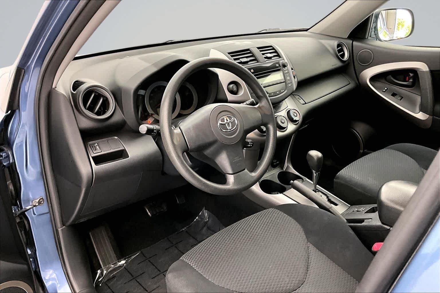 Used 2008 Toyota RAV4 Sport with VIN JTMBD32VX86085493 for sale in Des Moines, IA