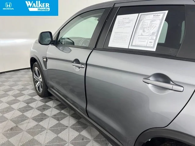 Used 2025 Gray Mitsubishi 2.0 ES image 12