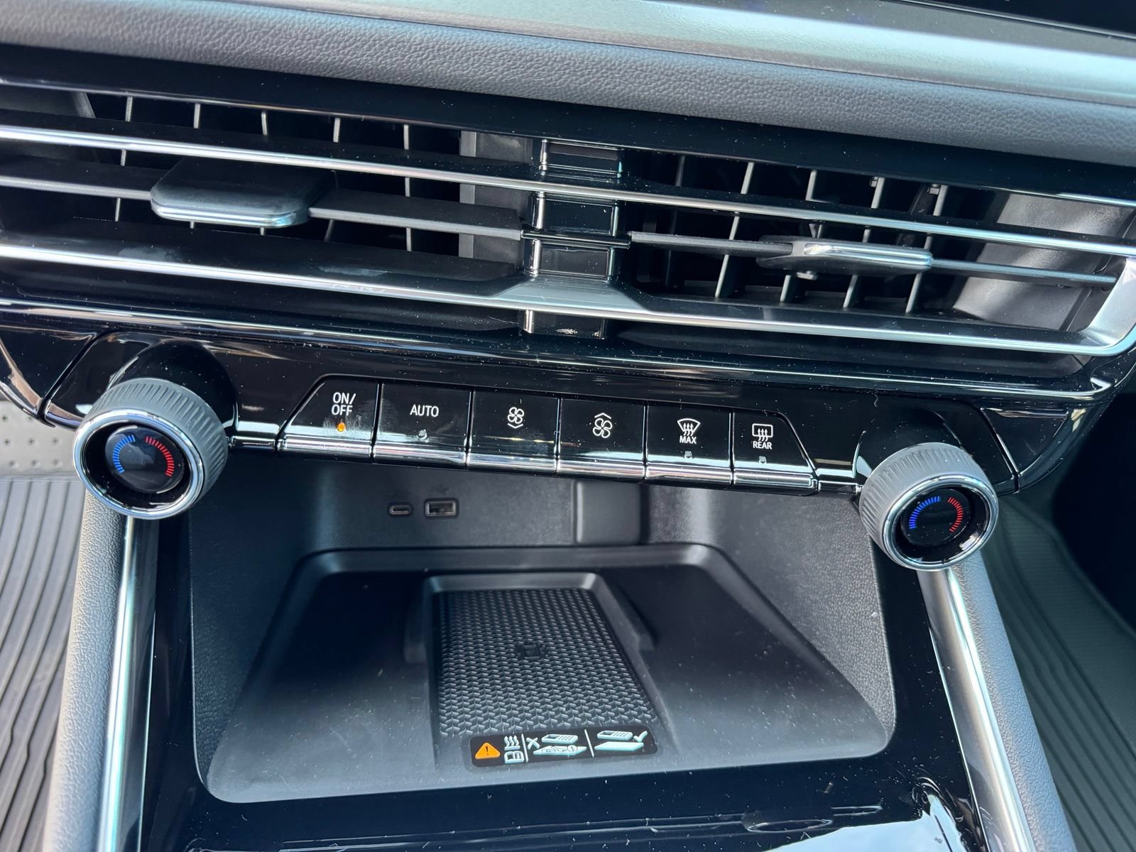 2026 Chevrolet Traverse LT - Photo 15