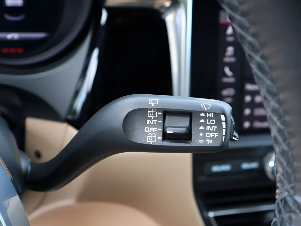 Used 2021 White Porsche  image 30
