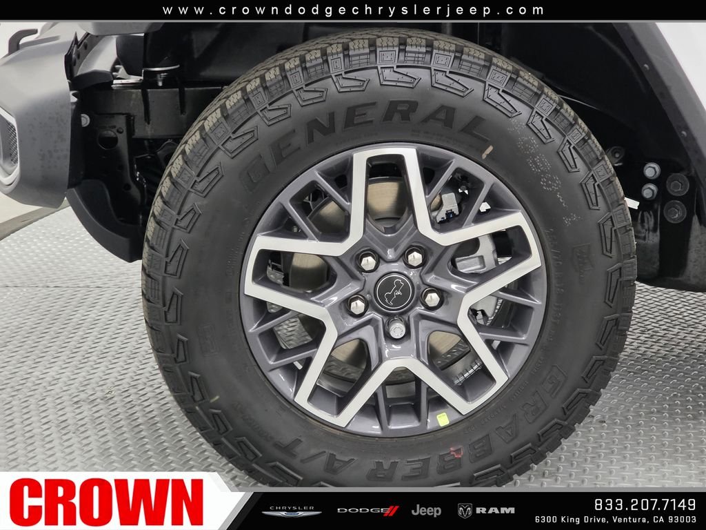 New 2026 Bright White Clear-Coat Exterior Paint Jeep Sahara image 9