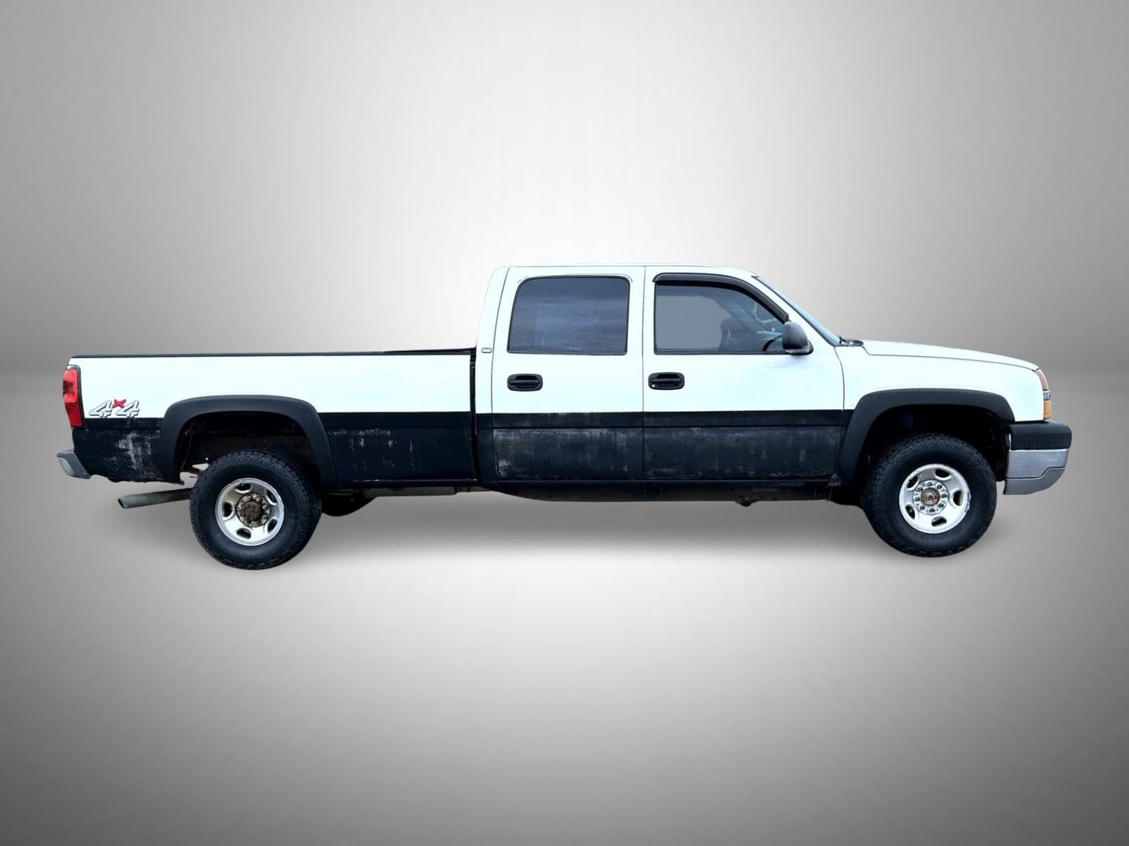 Used 2003 White Chevrolet Base image 4