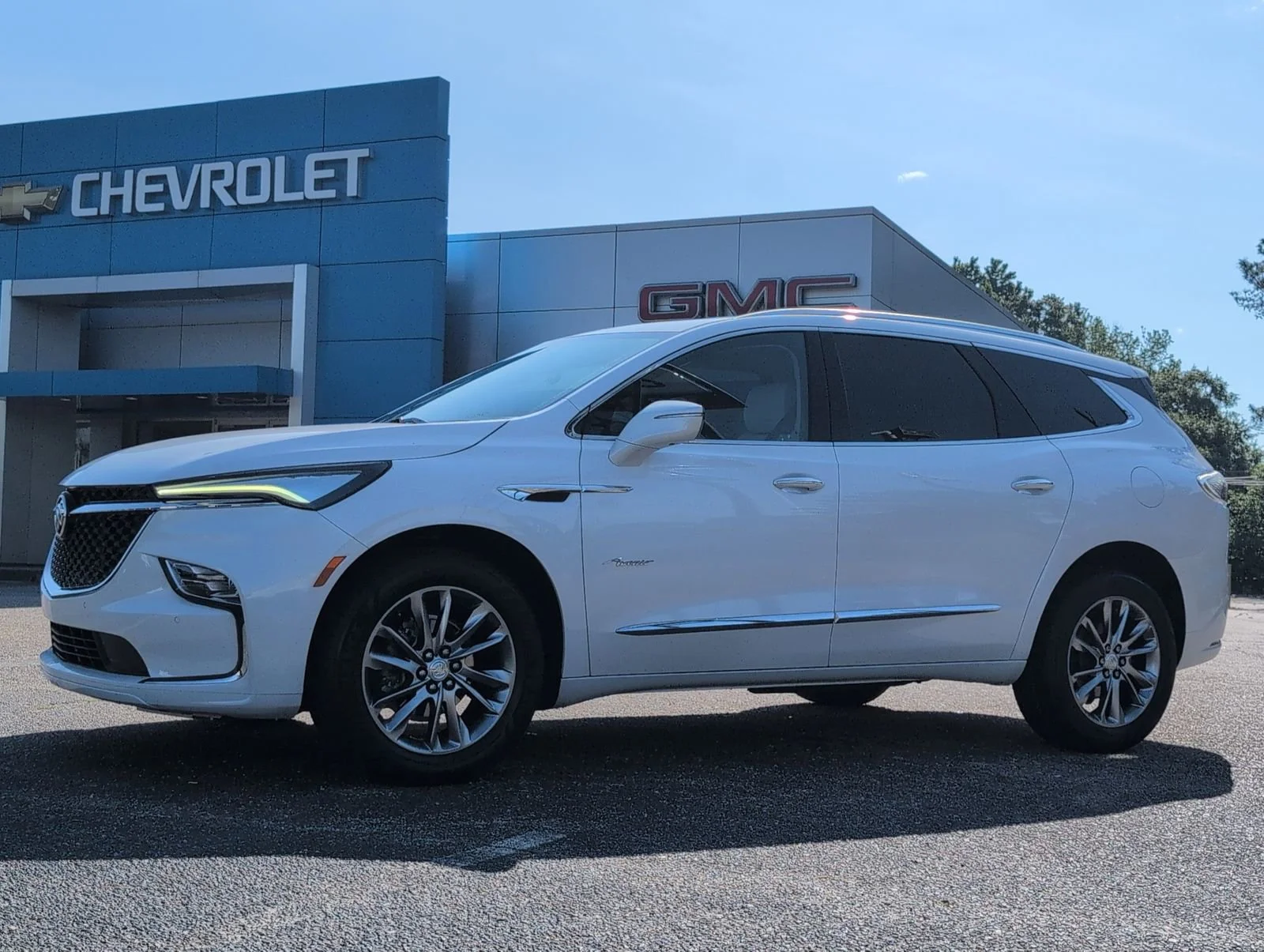2022 Buick Enclave Avenir's photo