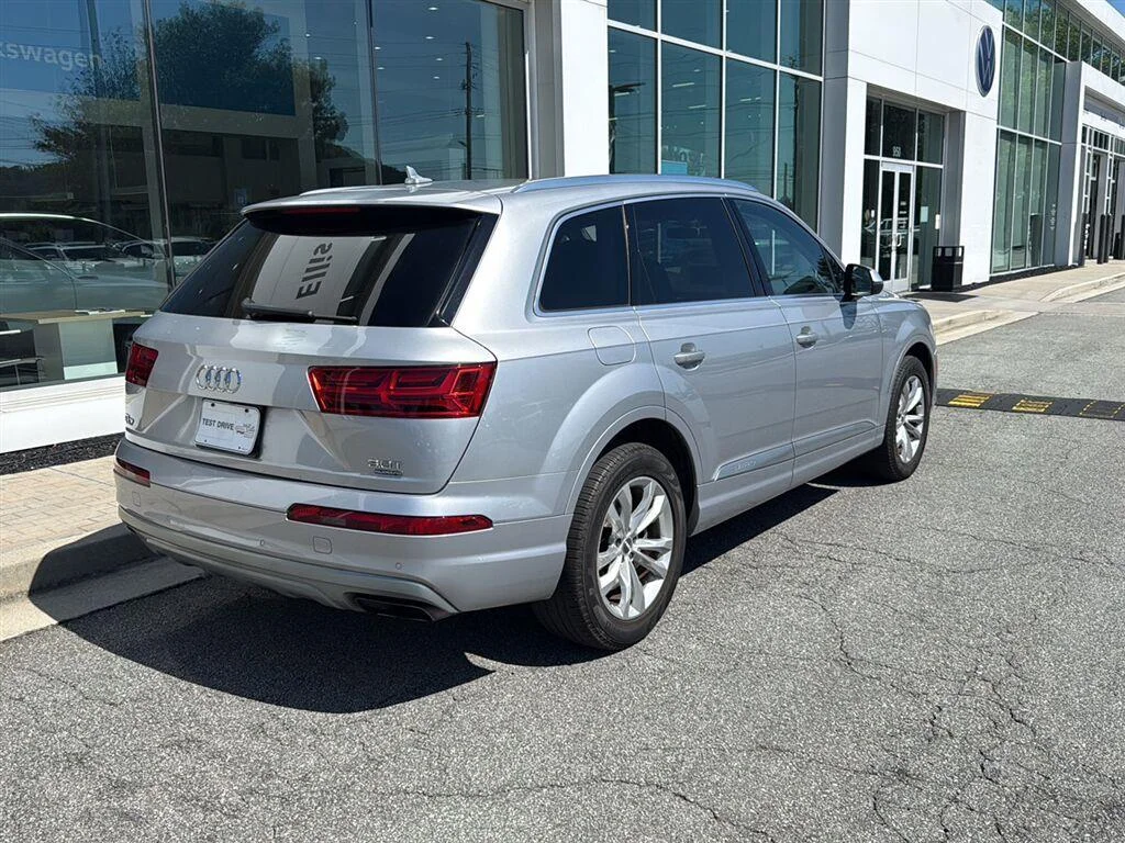 Used 2017 Florett Silver Metallic Audi Premium Plus image 7