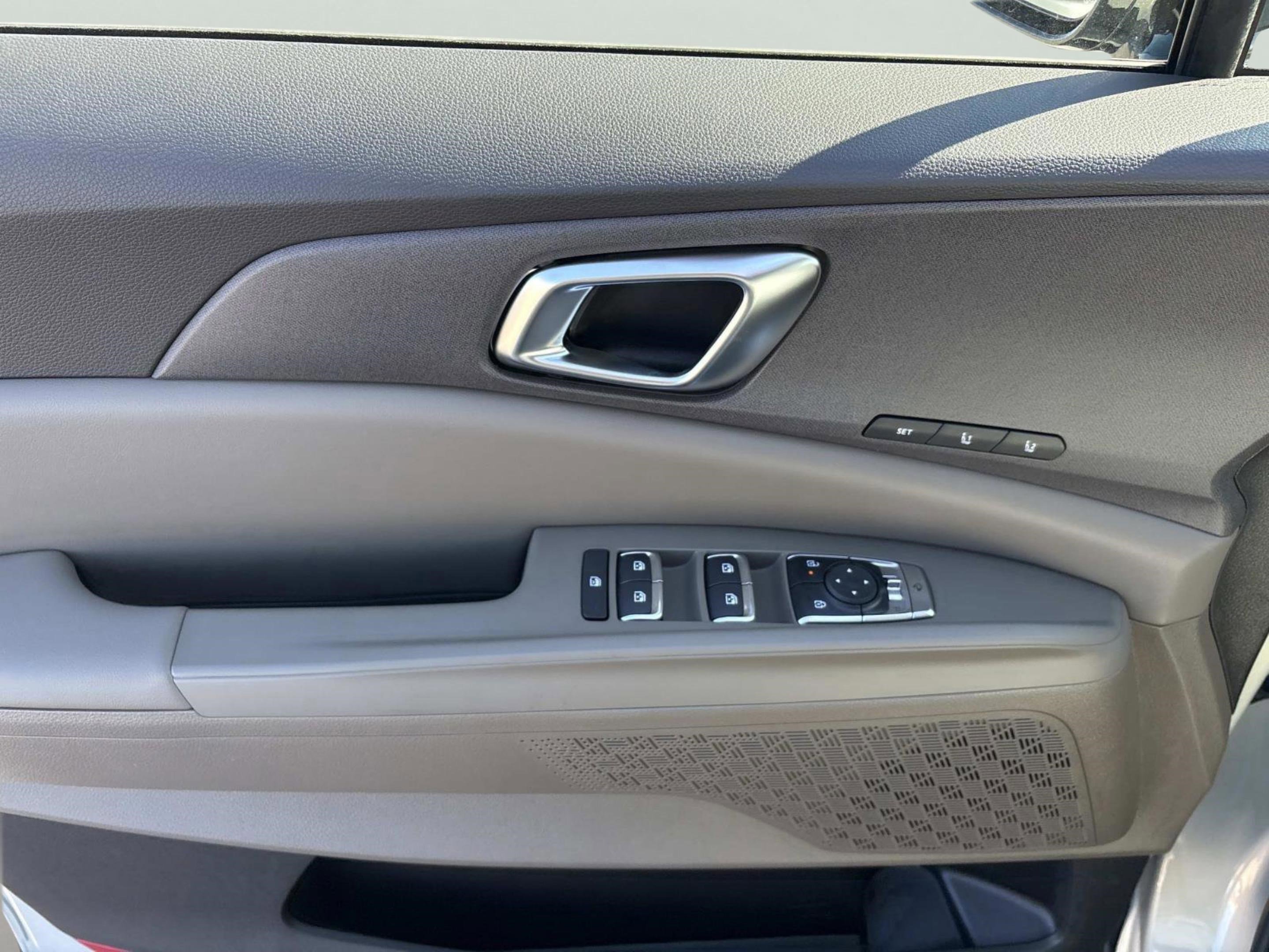 New 2026 Ivory Silver Kia EX image 16