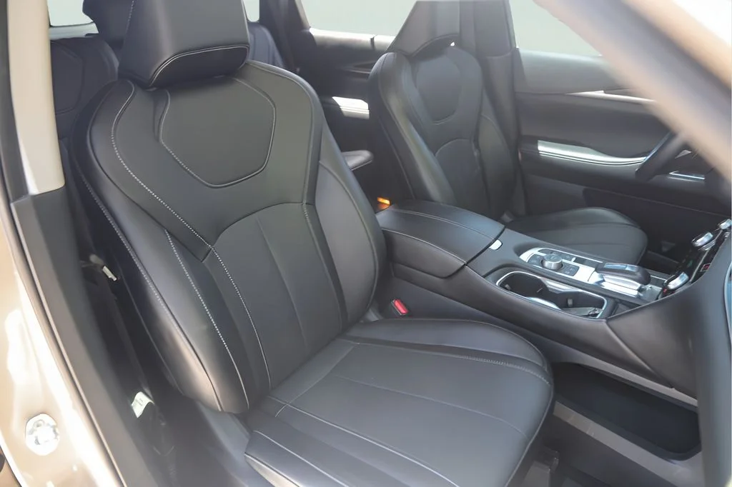 Used 2023 Silver INFINITI Sensory image 35