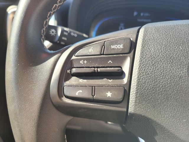 Certified Used 2025 Black Hyundai SEL image 28