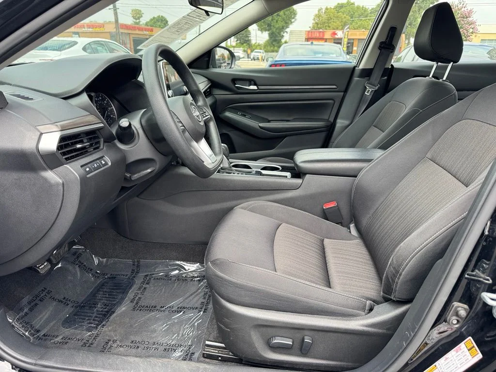 Used 2024 Black Nissan 2.5 SV image 18
