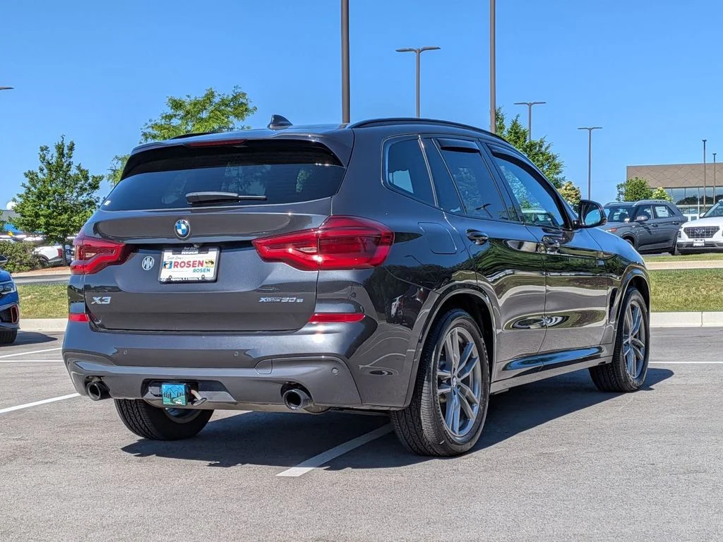 Used 2021 Gray BMW xDrive30e image 7