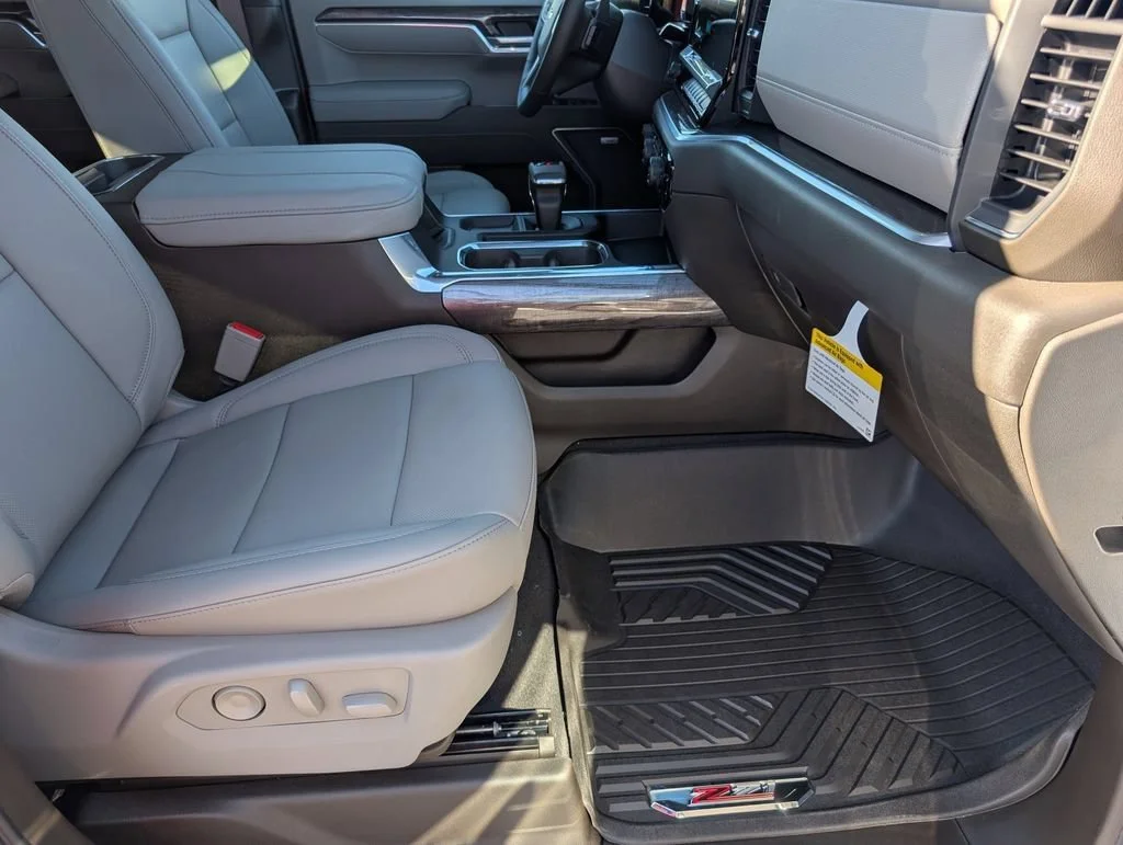 New 2026 Polar White Tricoat Chevrolet LTZ image 28
