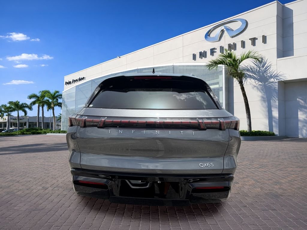 New 2027 GRAPHITE SHADOW INFINITI Luxe AWD image 6