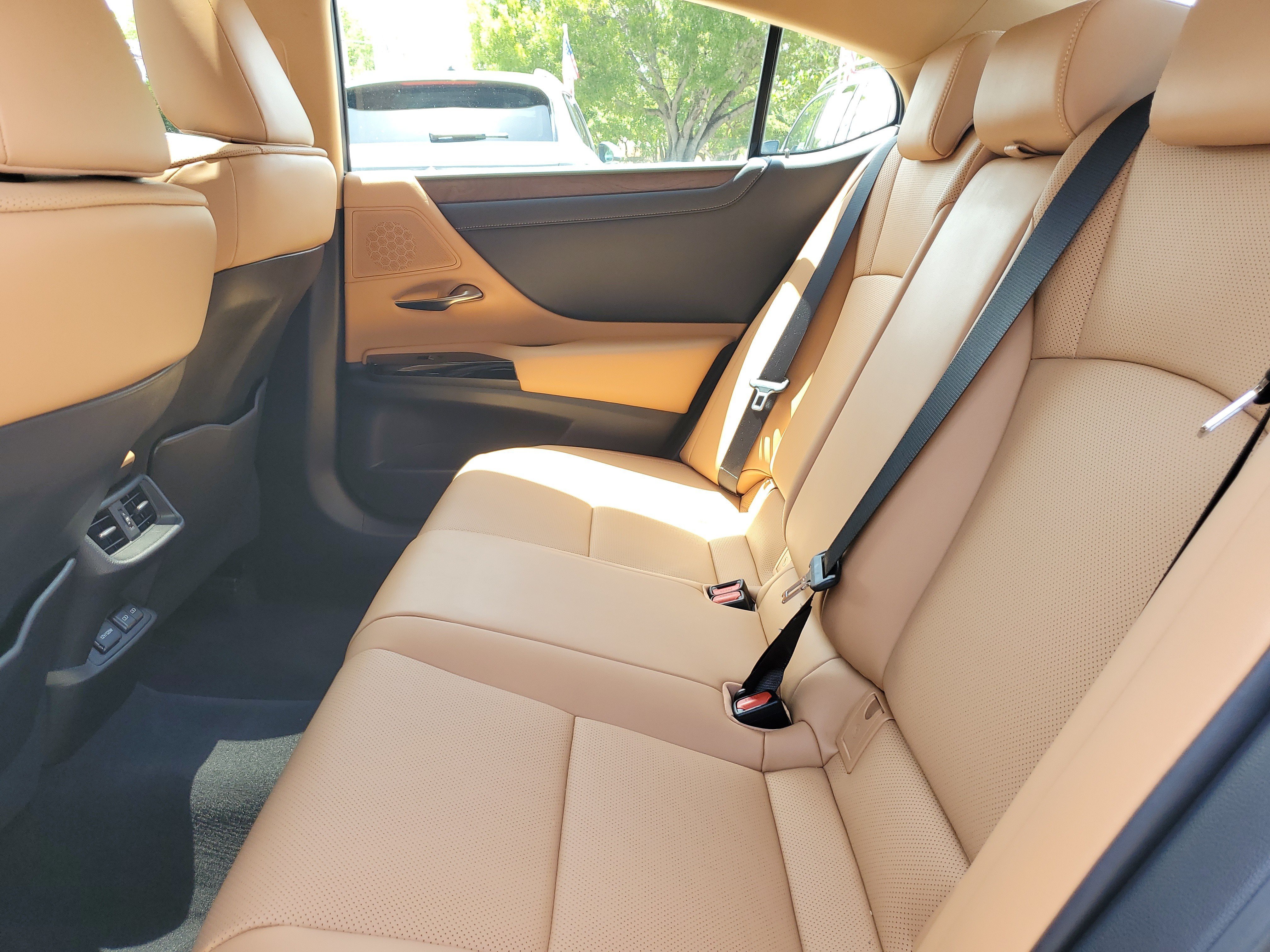 Certified Used 2024 CLOUDBURST GRAY Lexus ES 350 image 11