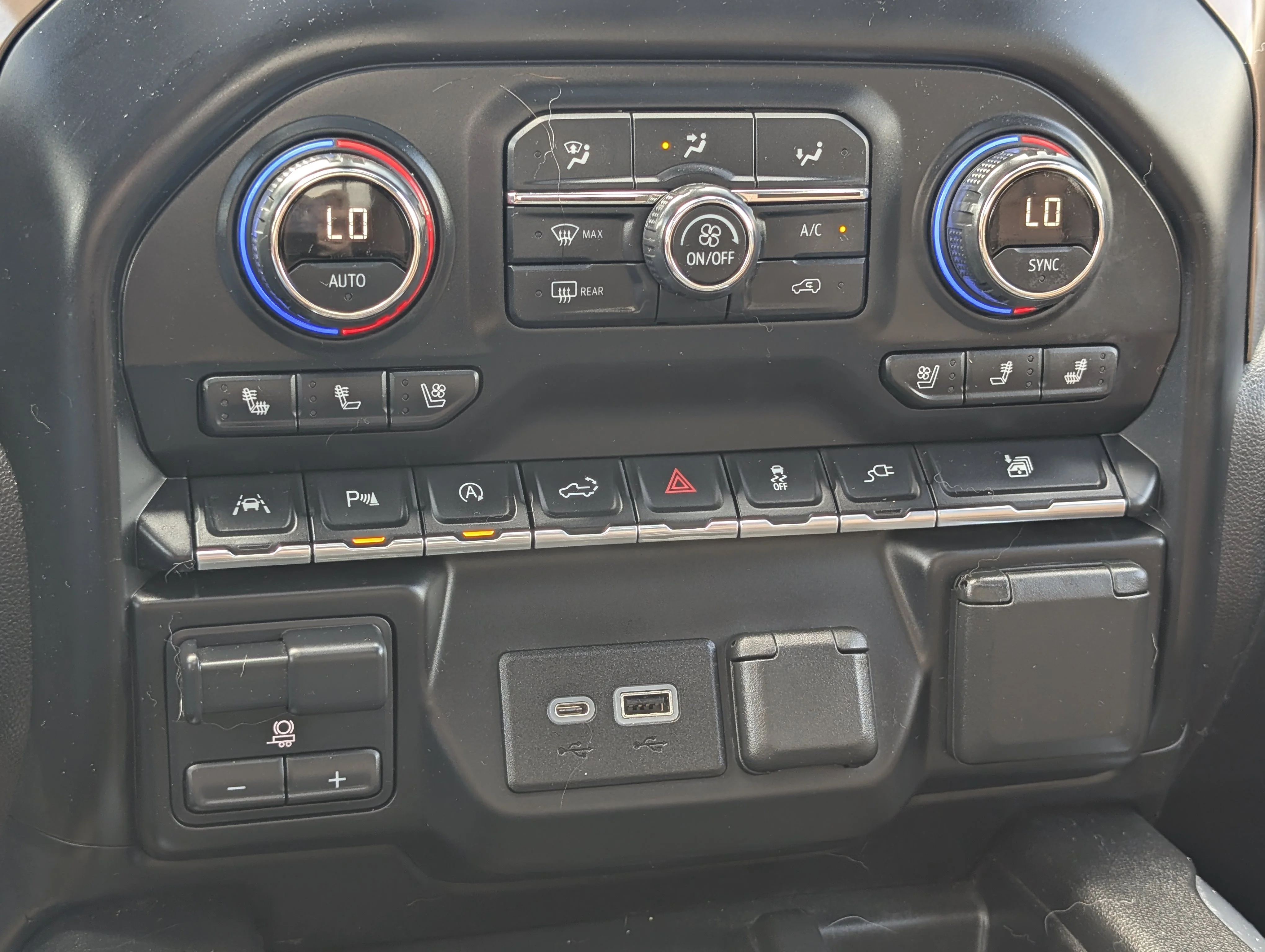 Used 2020 Black Chevrolet High Country image 35
