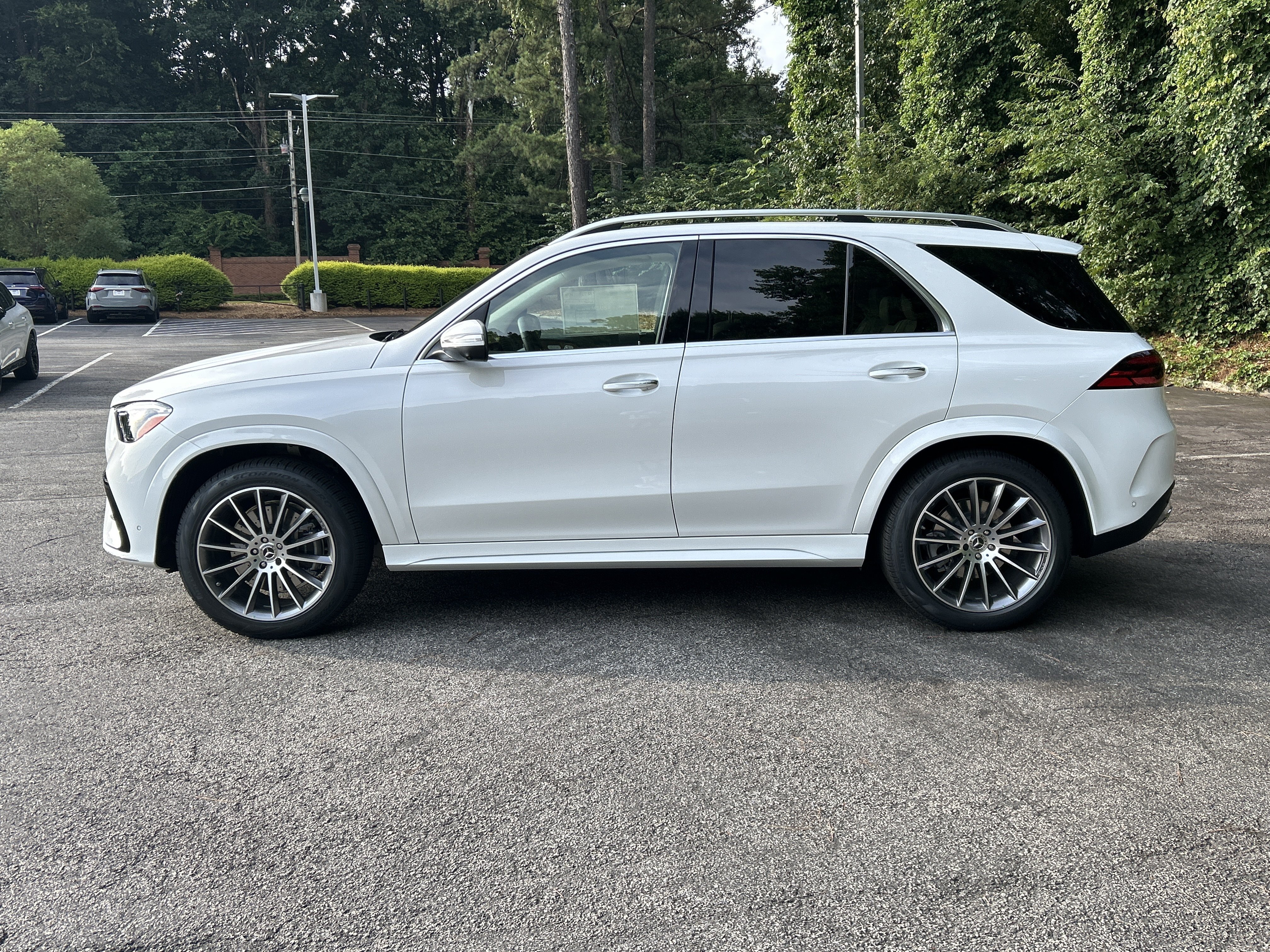 New 2026 MANUFAKTUR Moonlight White Metallic Mercedes-Benz GLE 350 4MATIC® SUV image 12