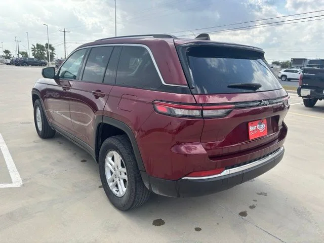 Used 2024 Red Jeep Laredo image 4