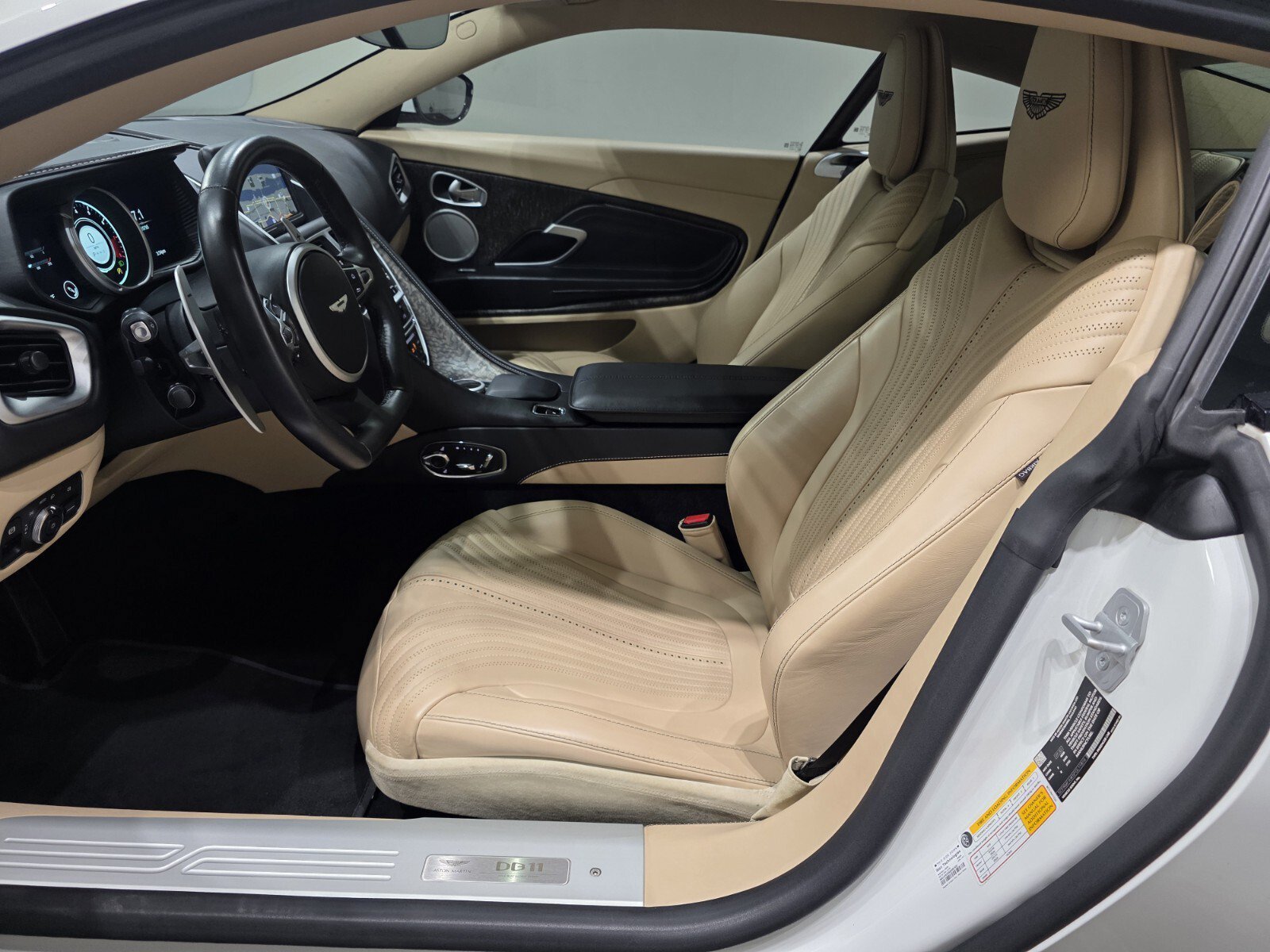 Used 2023 Lunar White Aston Martin V8 Coupe image 16