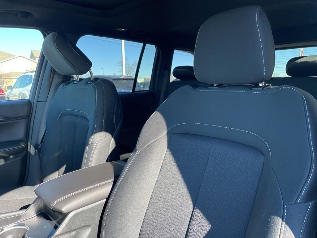 New 2026 Baltic Gray Metallic Clear-Coat Exterior Paint Jeep Laredo X image 17