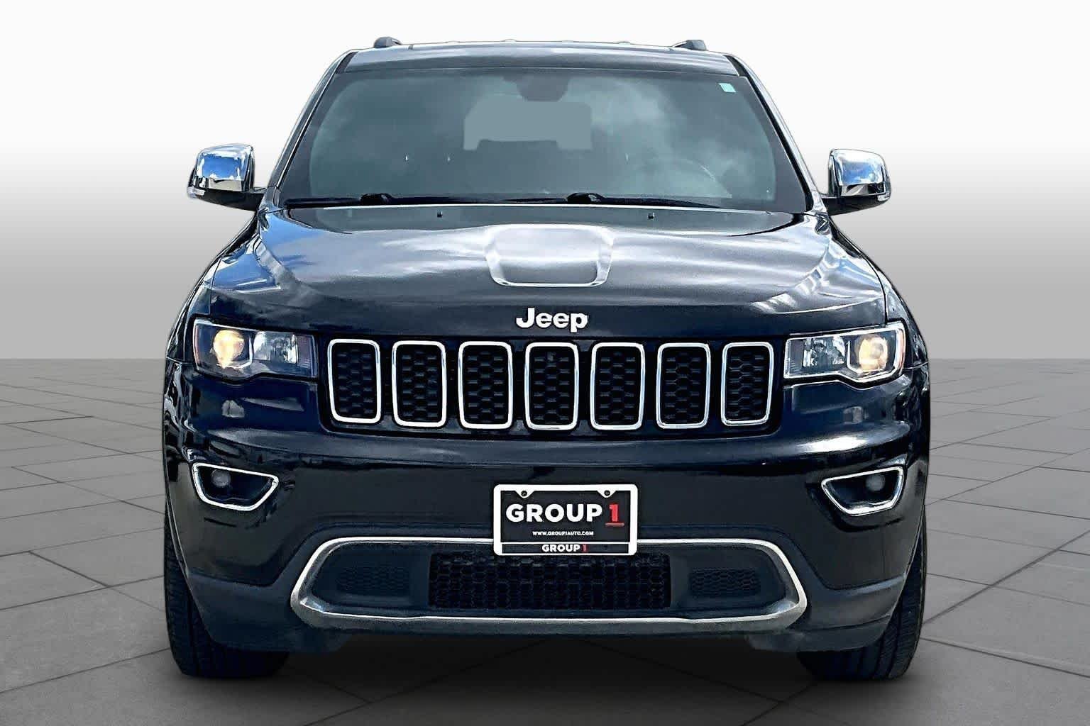 Used 2020 Diamond Black Crystal Pearlcoat Jeep Limited image 4