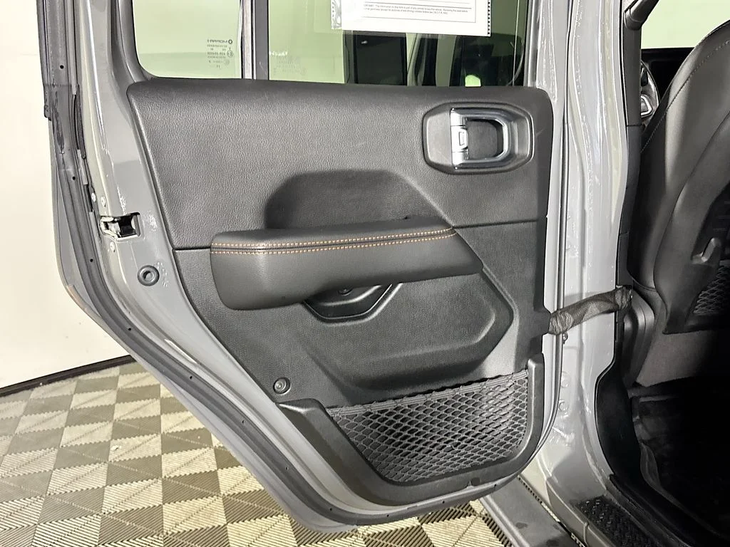 Used 2021 Gray Jeep Mojave image 19