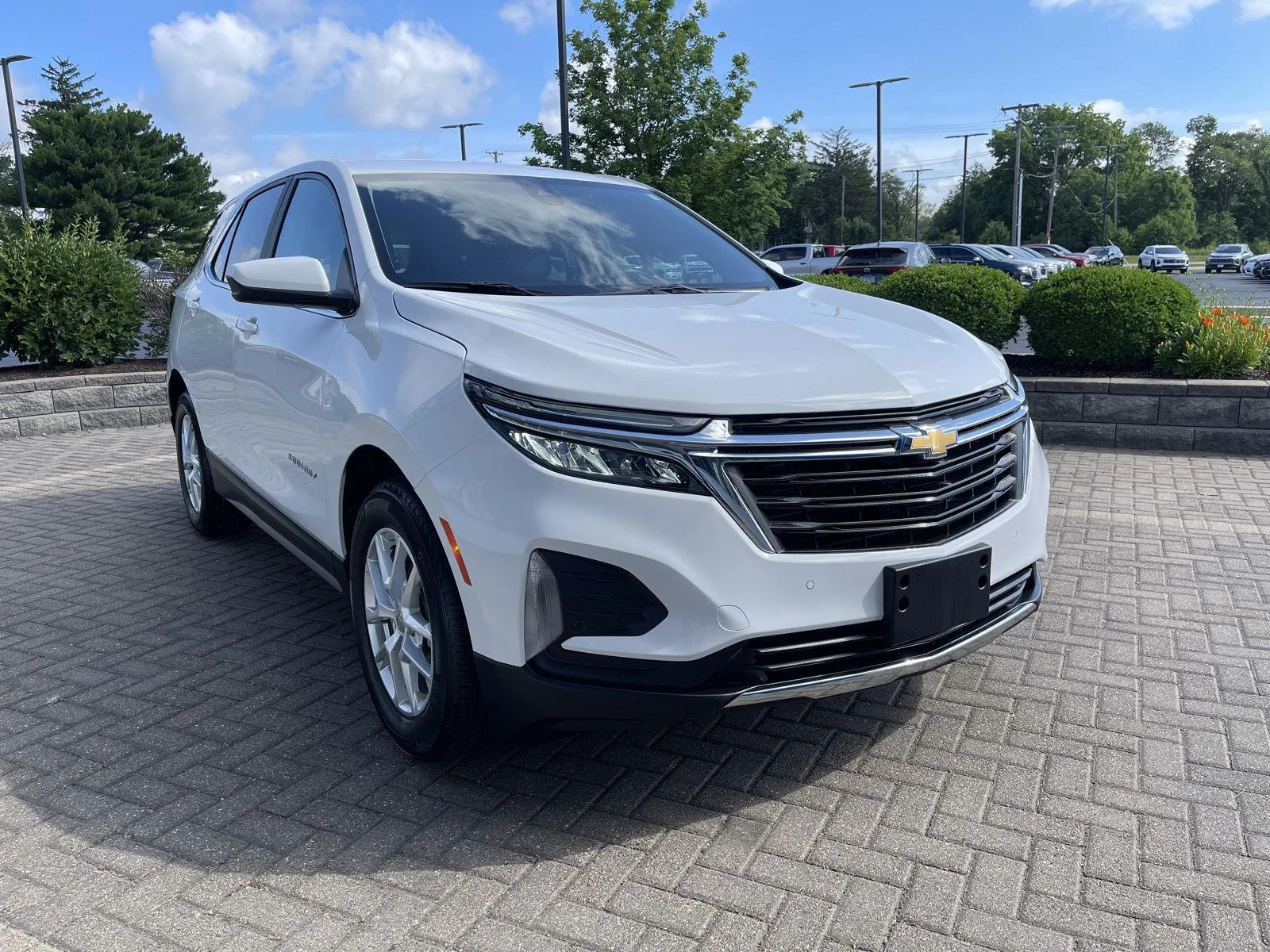 Used 2024 Summit White Chevrolet LT image 7