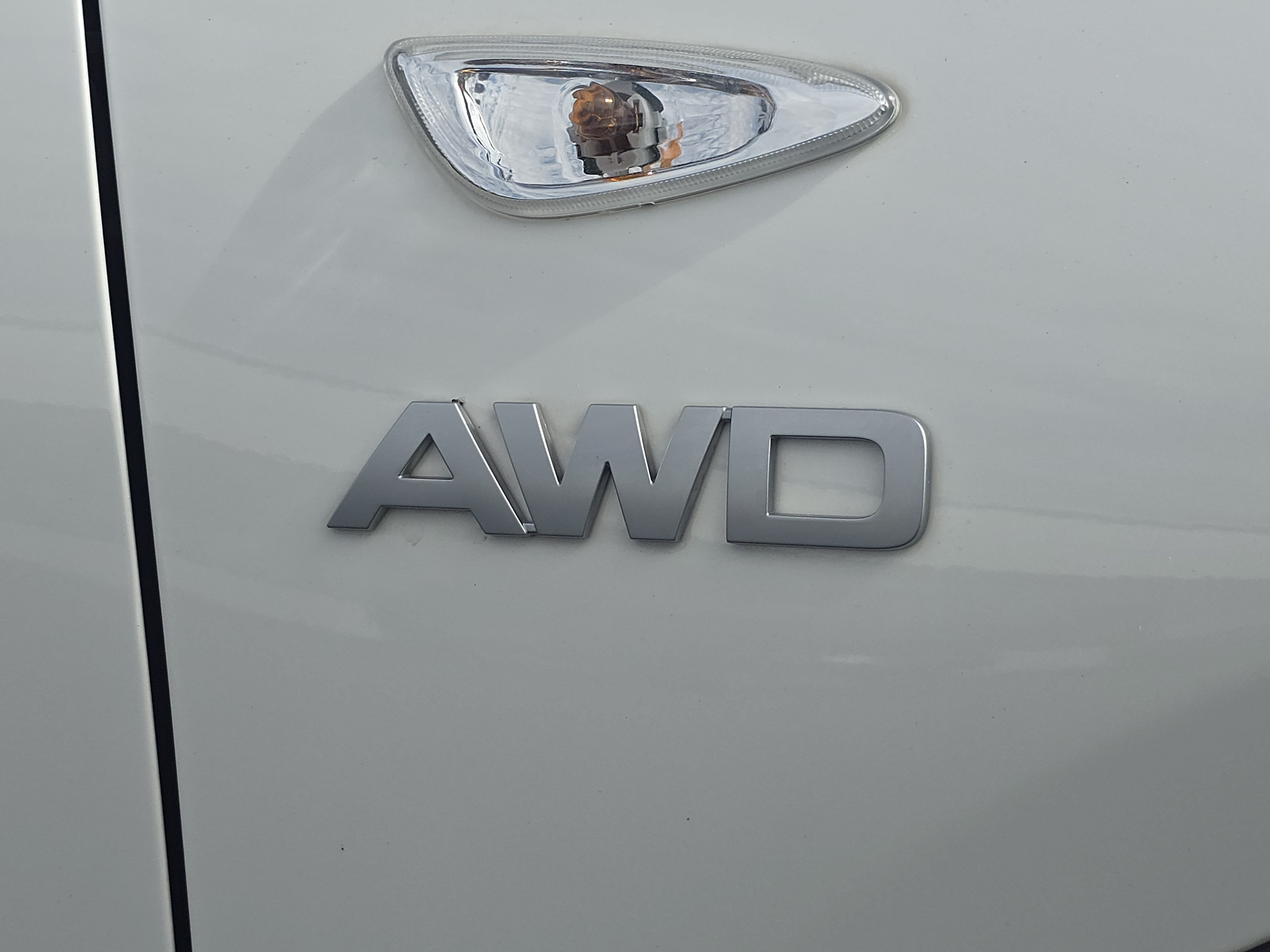 Used 2023 Snow White Pearl Kia LX image 14