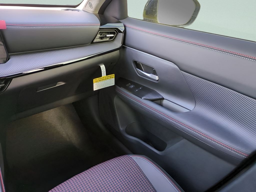 New 2026 Yuzu Yellow Metallic / Super Black Two-tone Nissan SR image 17