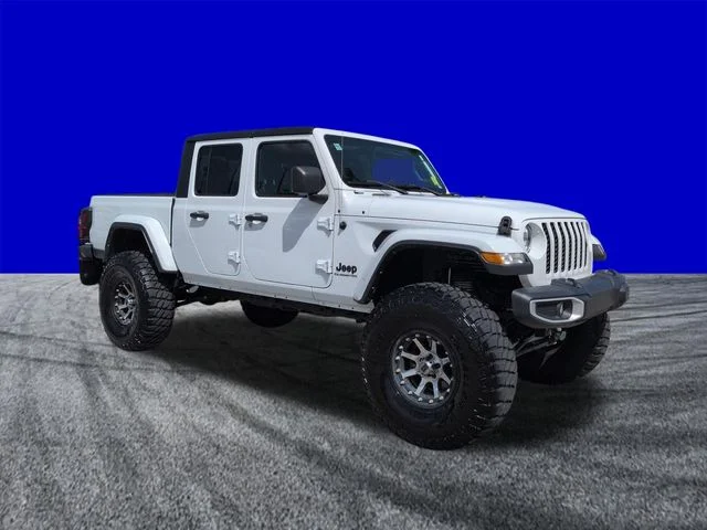Used 2022 White Jeep Sport image 2