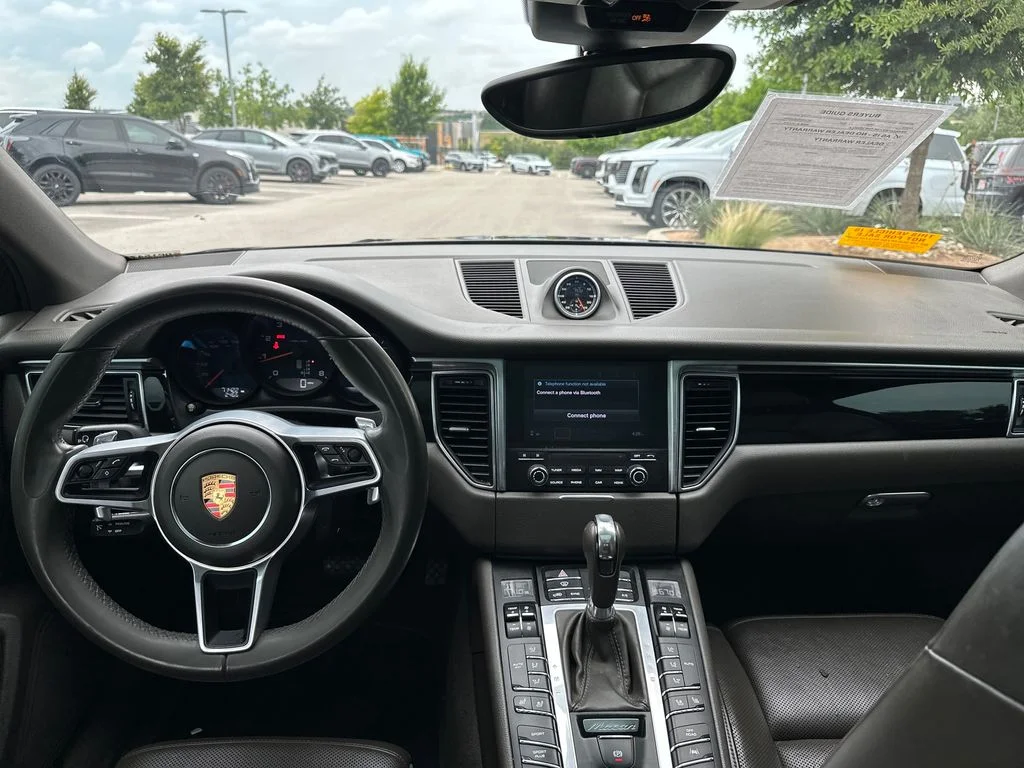 Used 2018  Porsche Base image 29