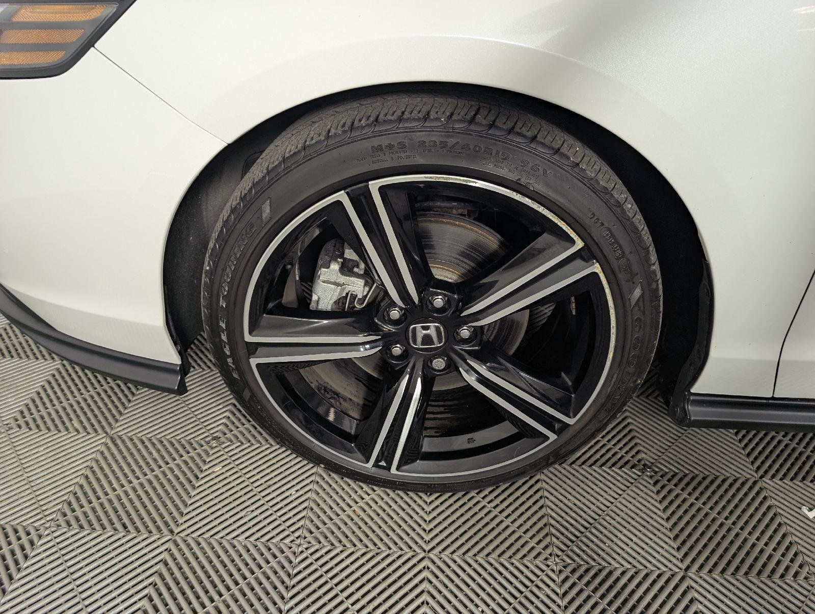Used 2024 Platinum White Pearl Honda Sport image 10