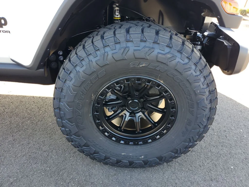 New 2026 Bright White Clear-Coat Exterior Paint Jeep Willys image 11