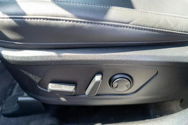 Used 2025 Black Kia EX image 22