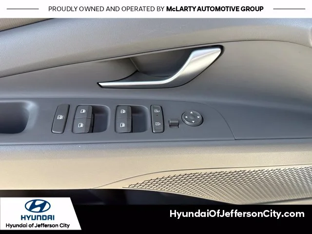 Used 2025 White Hyundai Blue image 11