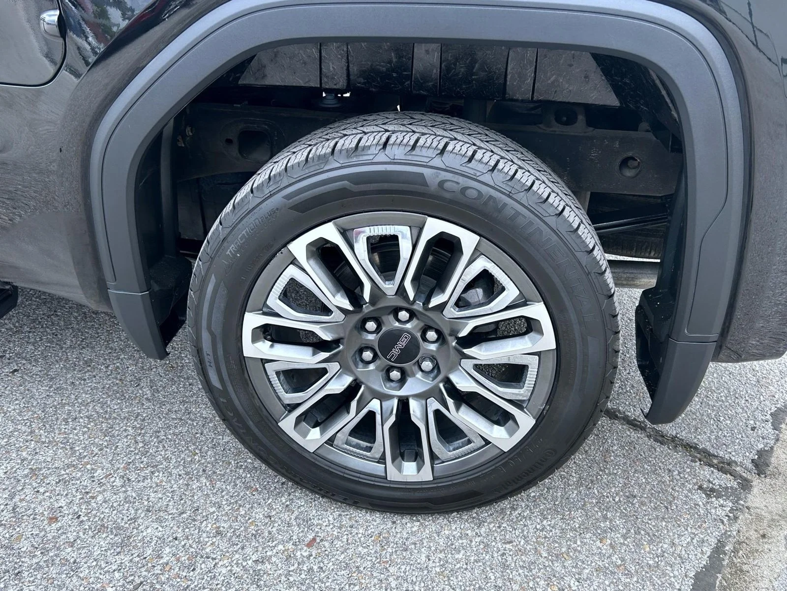 Used 2024 Black GMC Denali Ultimate image 22