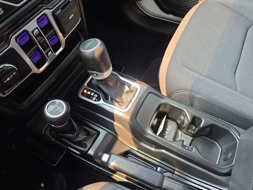 Used 2023 Copper Jeep Sport S image 18