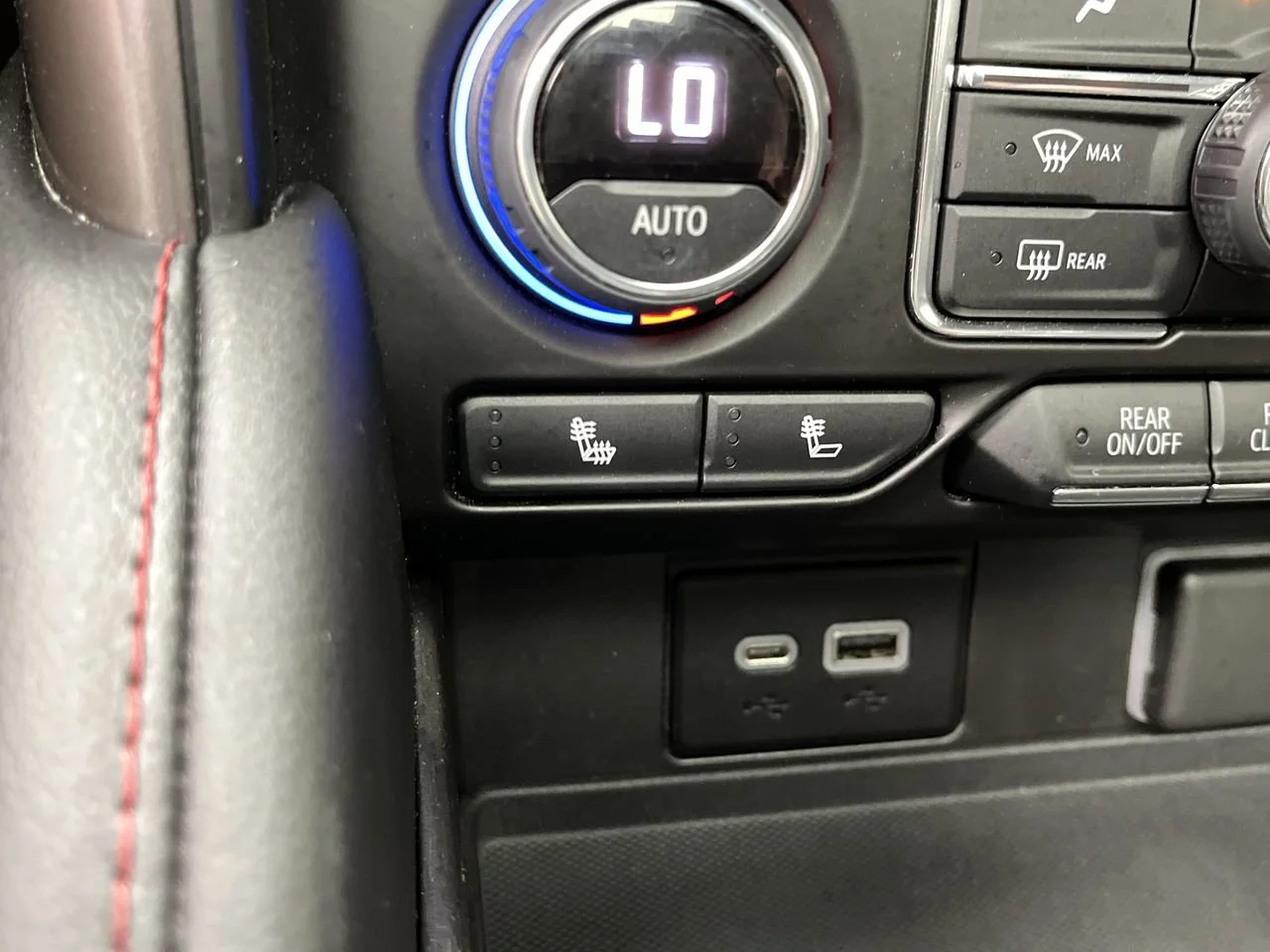 Used 2022 Summit White Chevrolet RST image 25