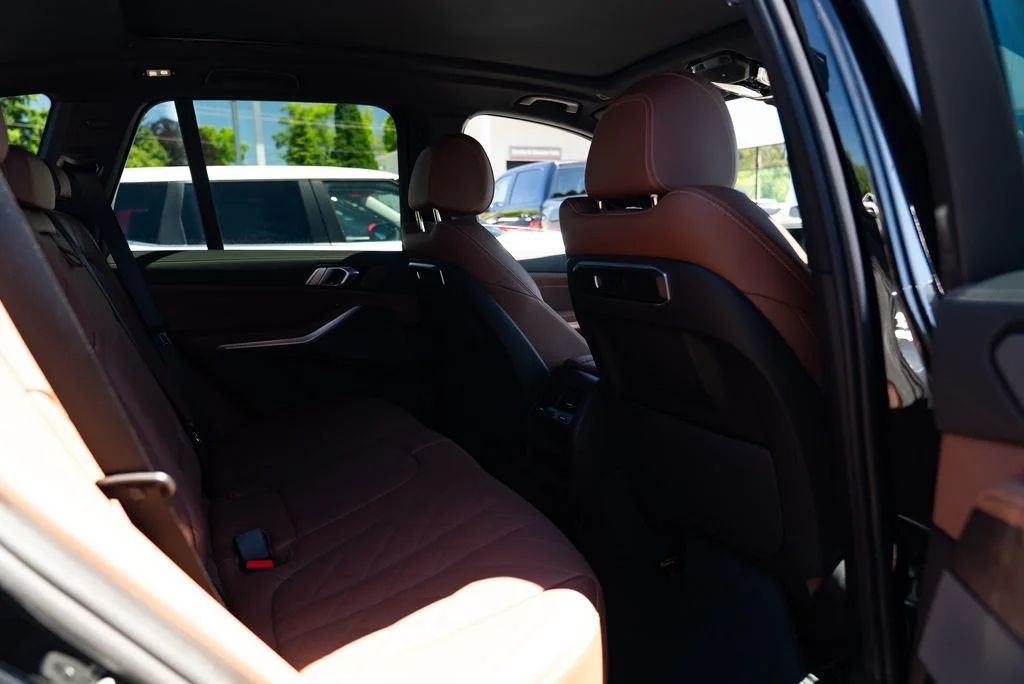 Used 2026 Black BMW xDrive40i image 22