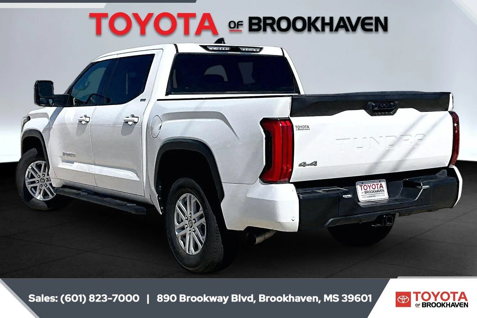 Used 2023 Ice Cap Toyota SR5 image 2